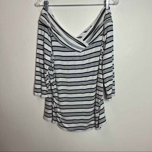 White House Black Market Tops - CLASSY WHBM FRONT/BACK V-NECK TOP SIZE XL